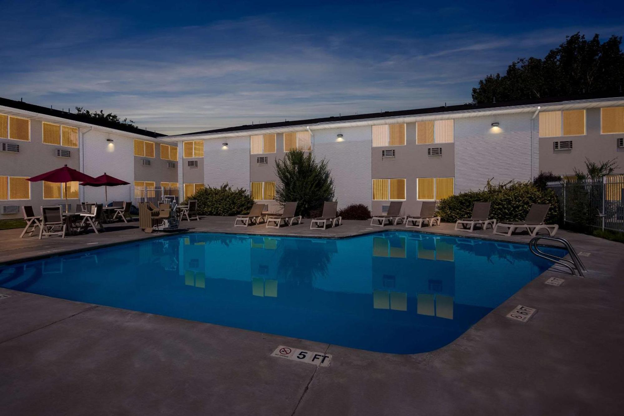 Econo Lodge Idaho Falls Dış mekan fotoğraf